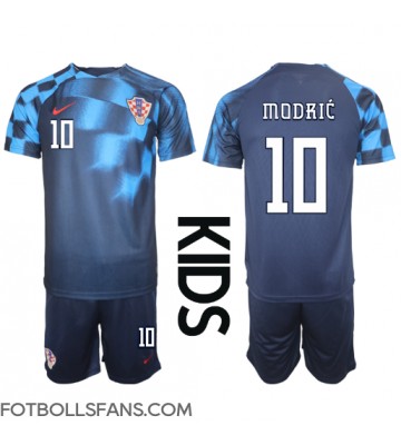 Kroatien Luka Modric #10 Replika Bortatröja Barn VM 2022 Kortärmad (+ Korta byxor)